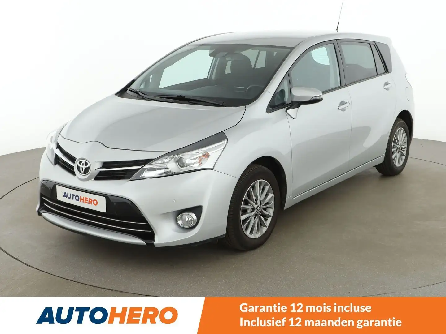 Toyota Verso 1.8 Style Gris - 1