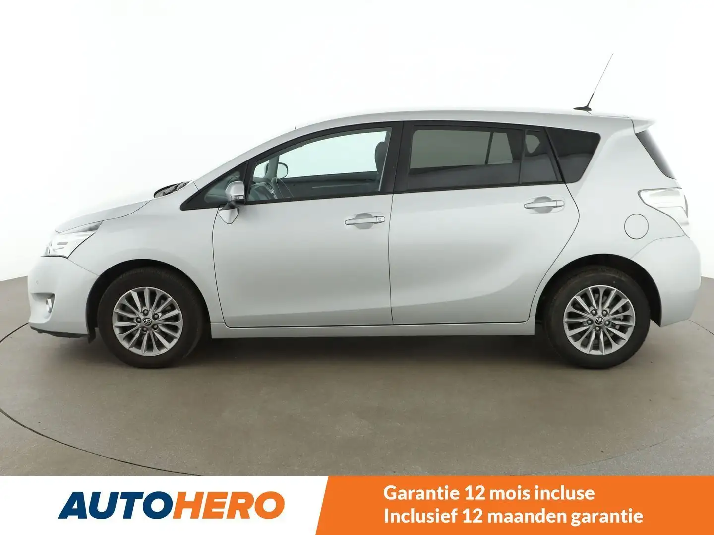 Toyota Verso 1.8 Style Gris - 2