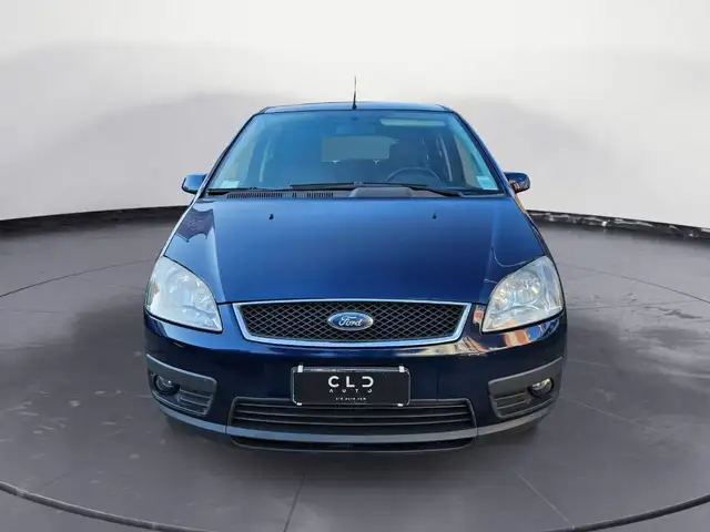 Ford Focus view 2