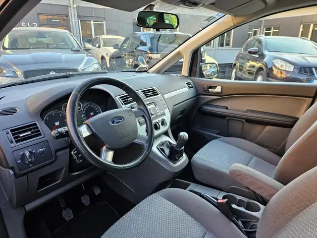 Ford Focus view 7