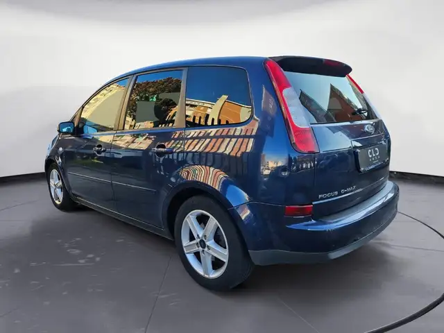 Ford Focus view 4