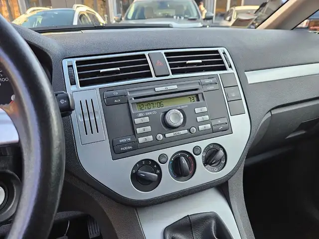 Ford Focus view 15