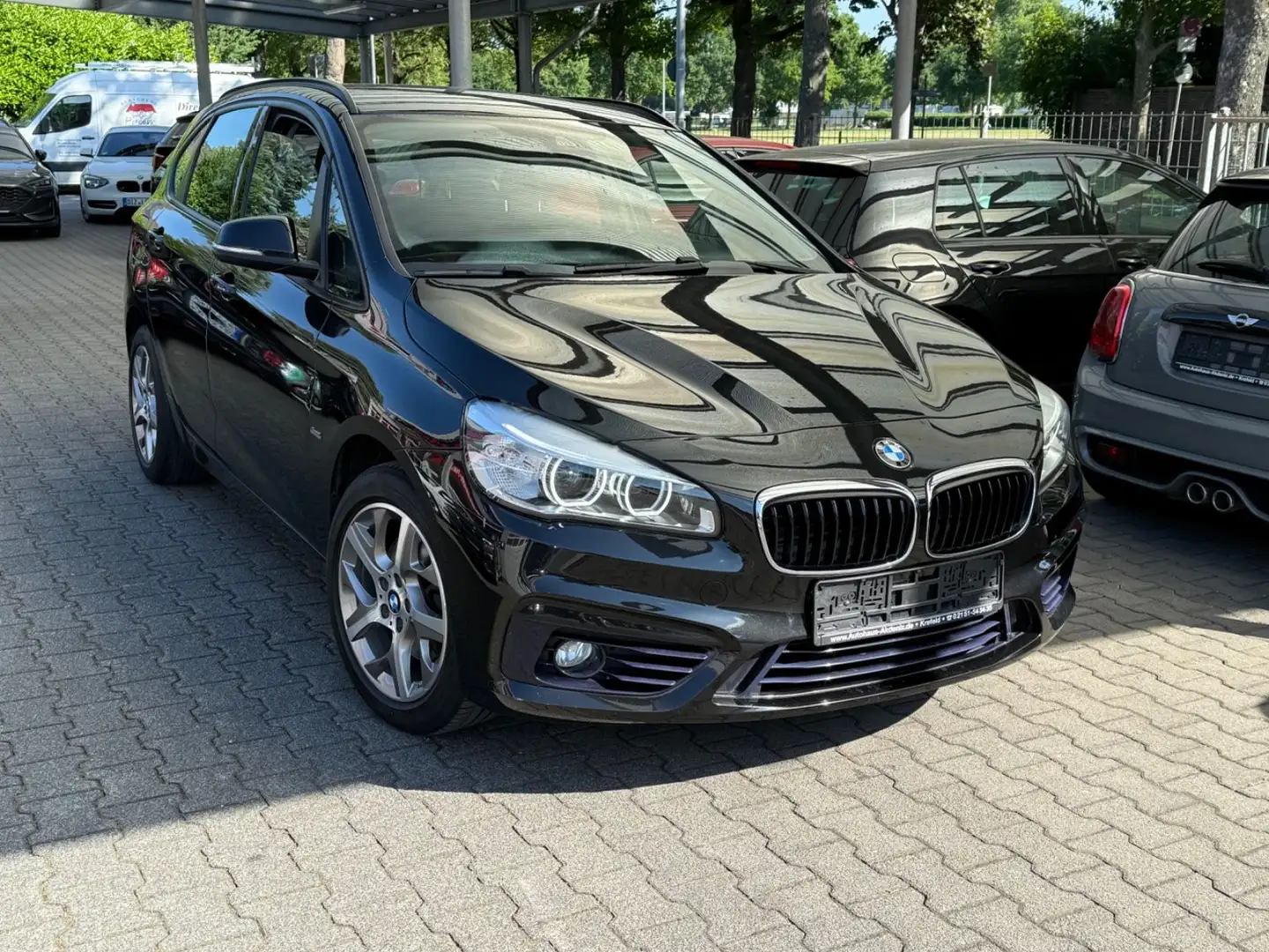 BMW 218 Sport Line|NAVI|LED|RKAM|AHK| Schwarz - 1