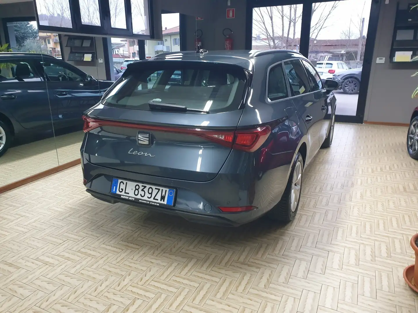 SEAT Leon Leon Sportstourer 1.0 tsi 90cv GARANZIA 2 ANNI Gris - 2