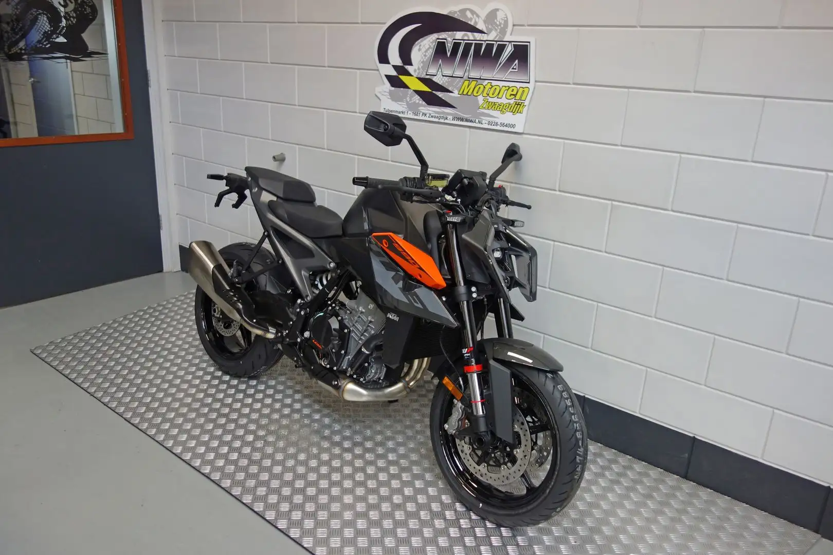 KTM 990 Duke Zwart - 2