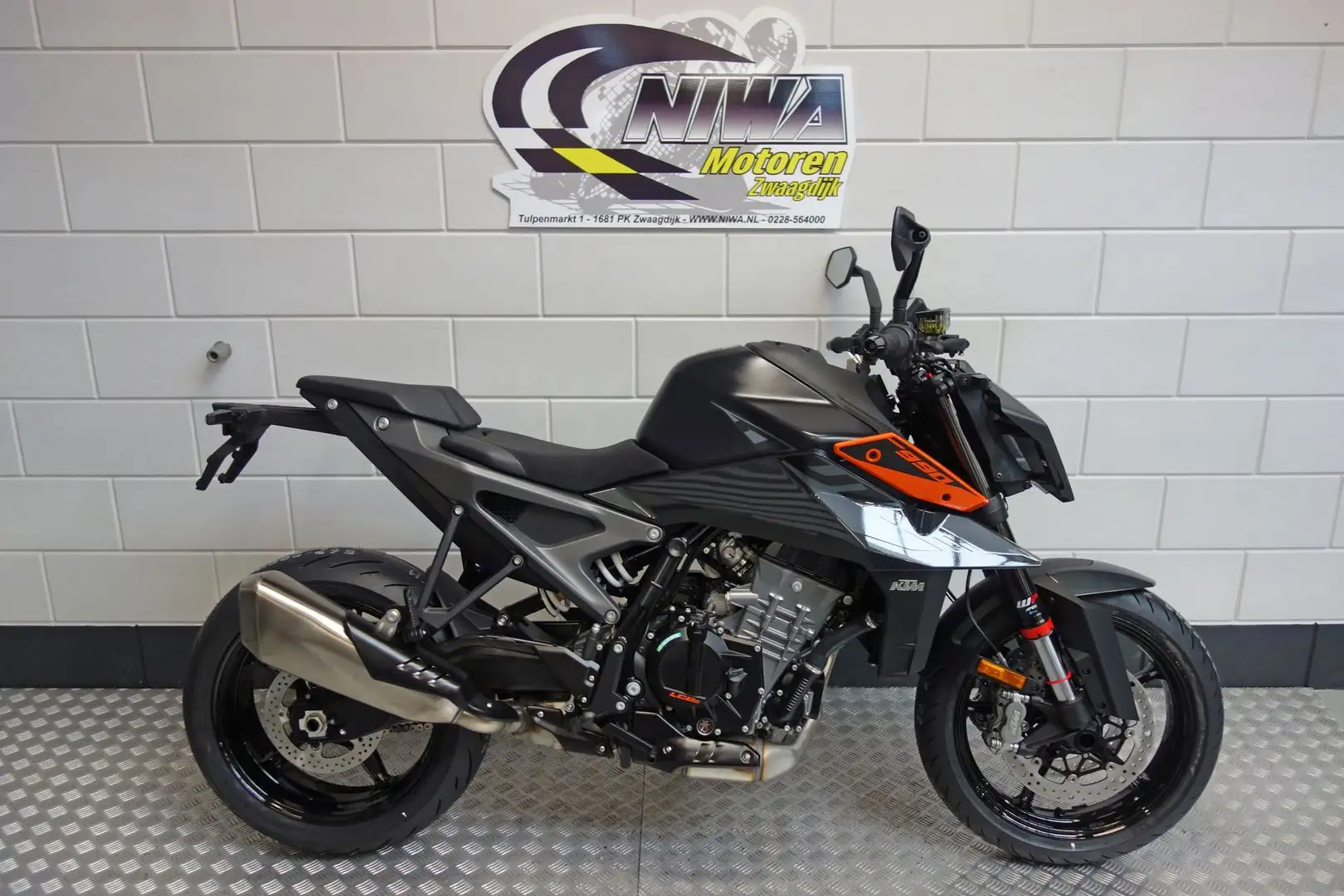 KTM 990 Duke Zwart - 1