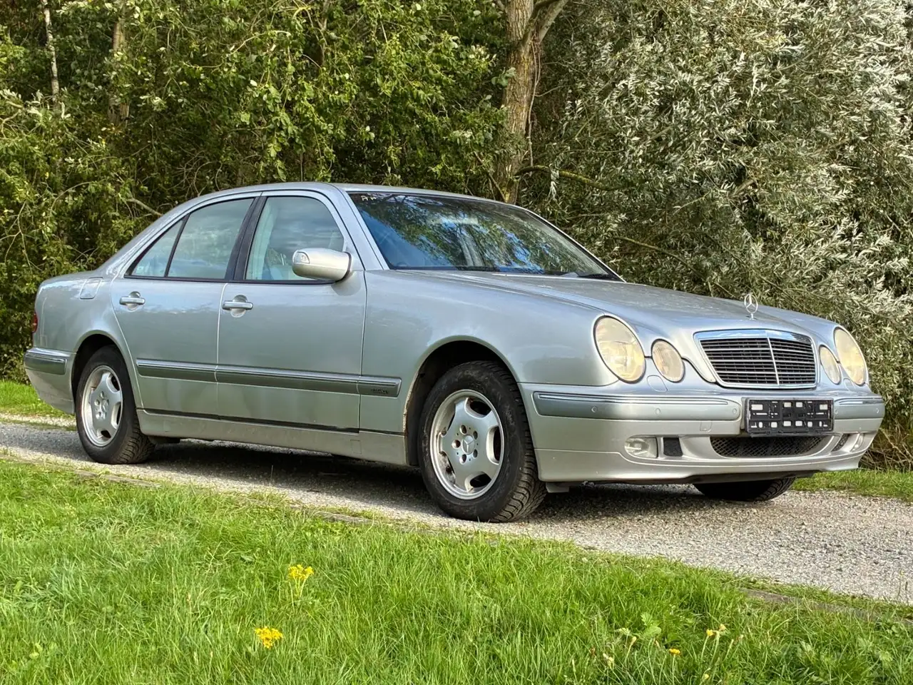 Mercedes-Benz E 220