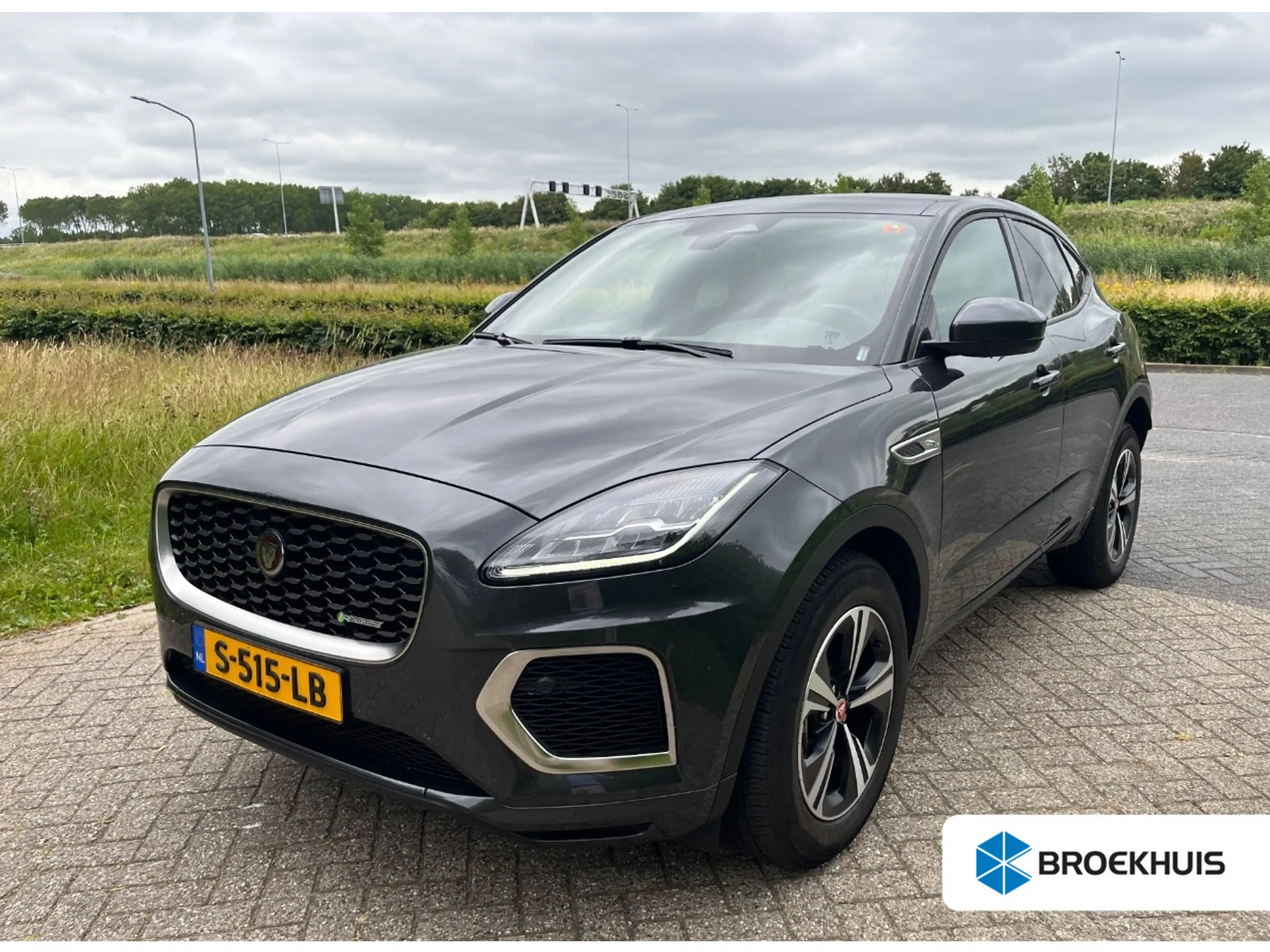 Jaguar E-Pace VERWACHT: 1.5 P300e AWD R-Dynamic SE 200pk | NL-au