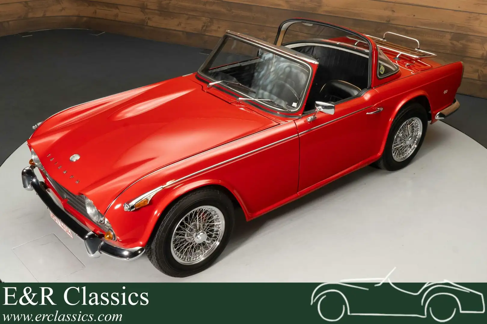 Triumph TR4 A IRS | Surrey Top | Europese auto | 1965 Red - 1