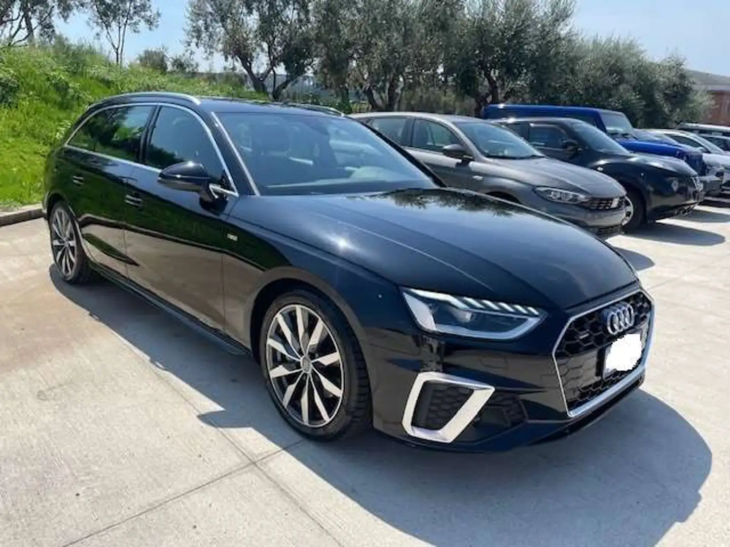 Audi A4 Avant 40 2.0 tdi S Line edition quattro 190cv aut. Zwart - 2
