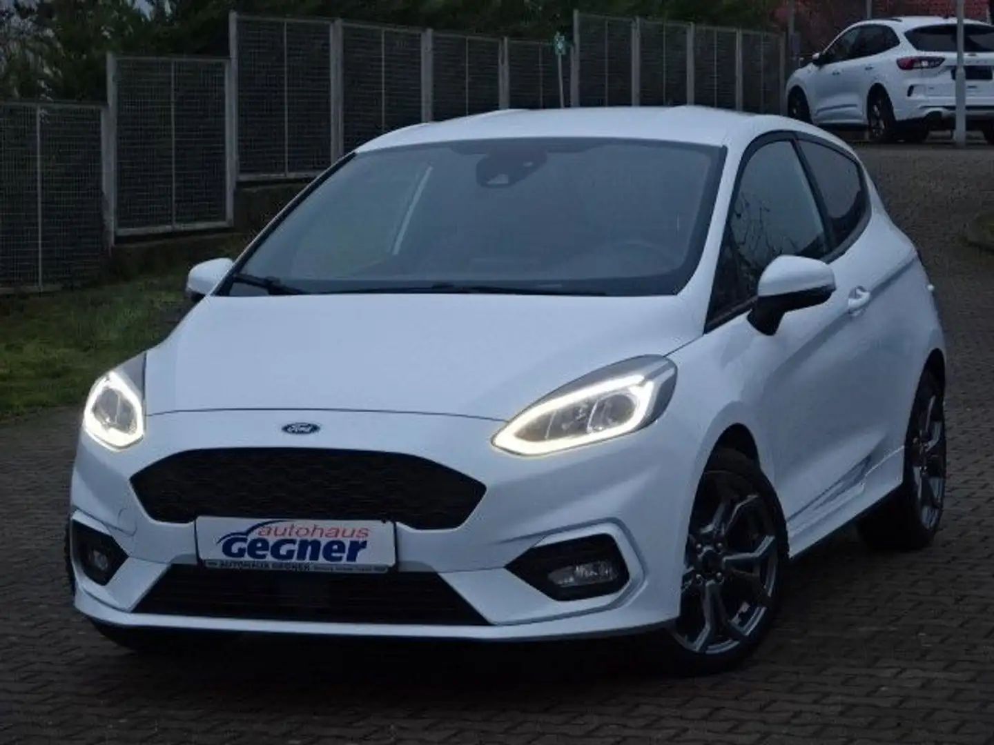 Ford Fiesta Van 85PS ST-Line Navi DAB+ LMF Weiß - 2