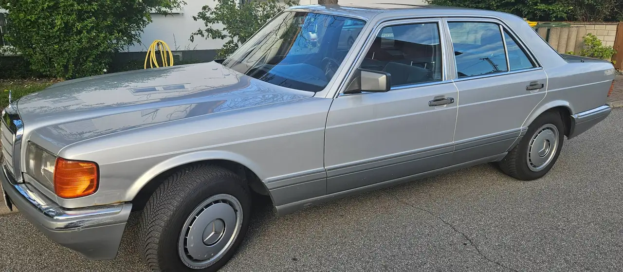 Mercedes-Benz 300 SE, Typ 126, foto 1