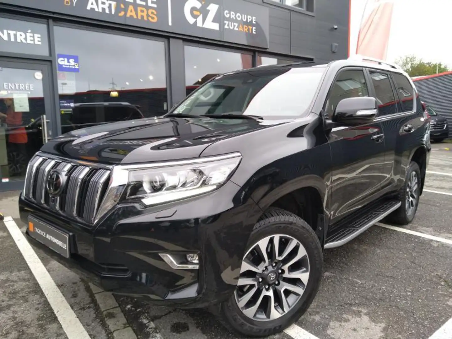 Toyota Land Cruiser EXECUTIVE Noir - 2