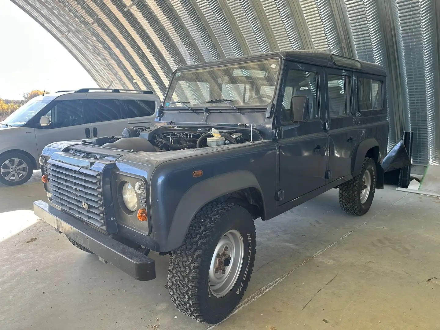 Land Rover Defender 110 rostfrei - super basis v8 neu aufbau - 2