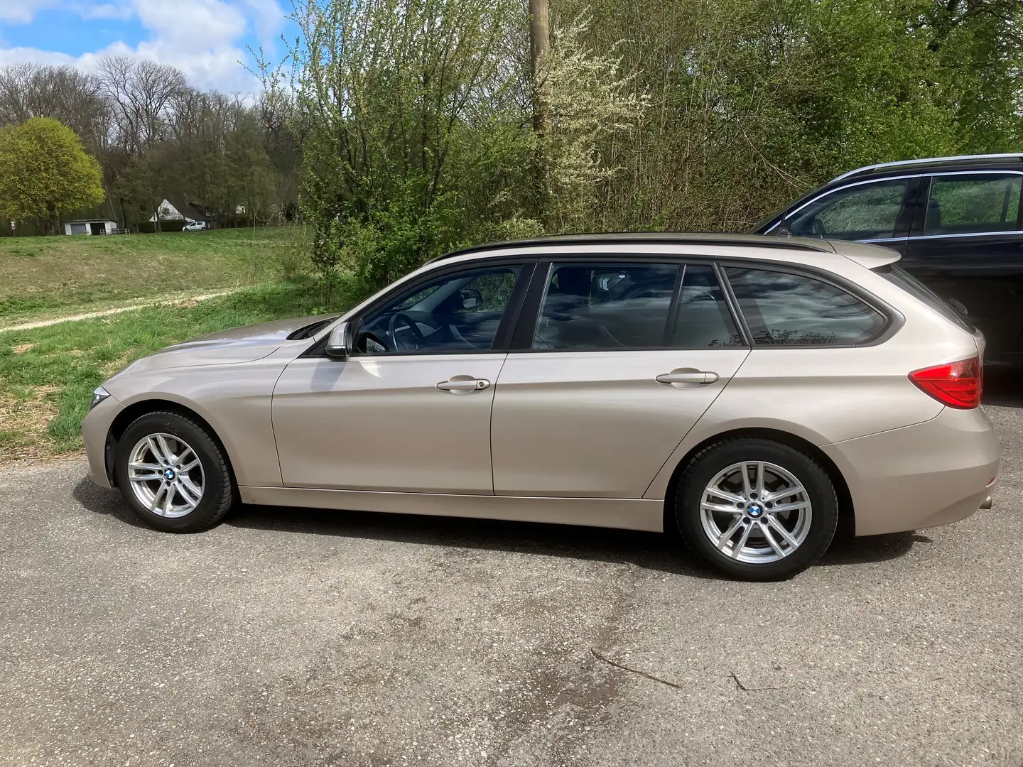 BMW 320 320d Touring xDrive Aut. Or - 2