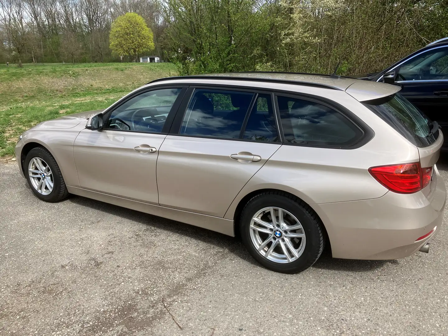 BMW 320 320d Touring xDrive Aut. Or - 1