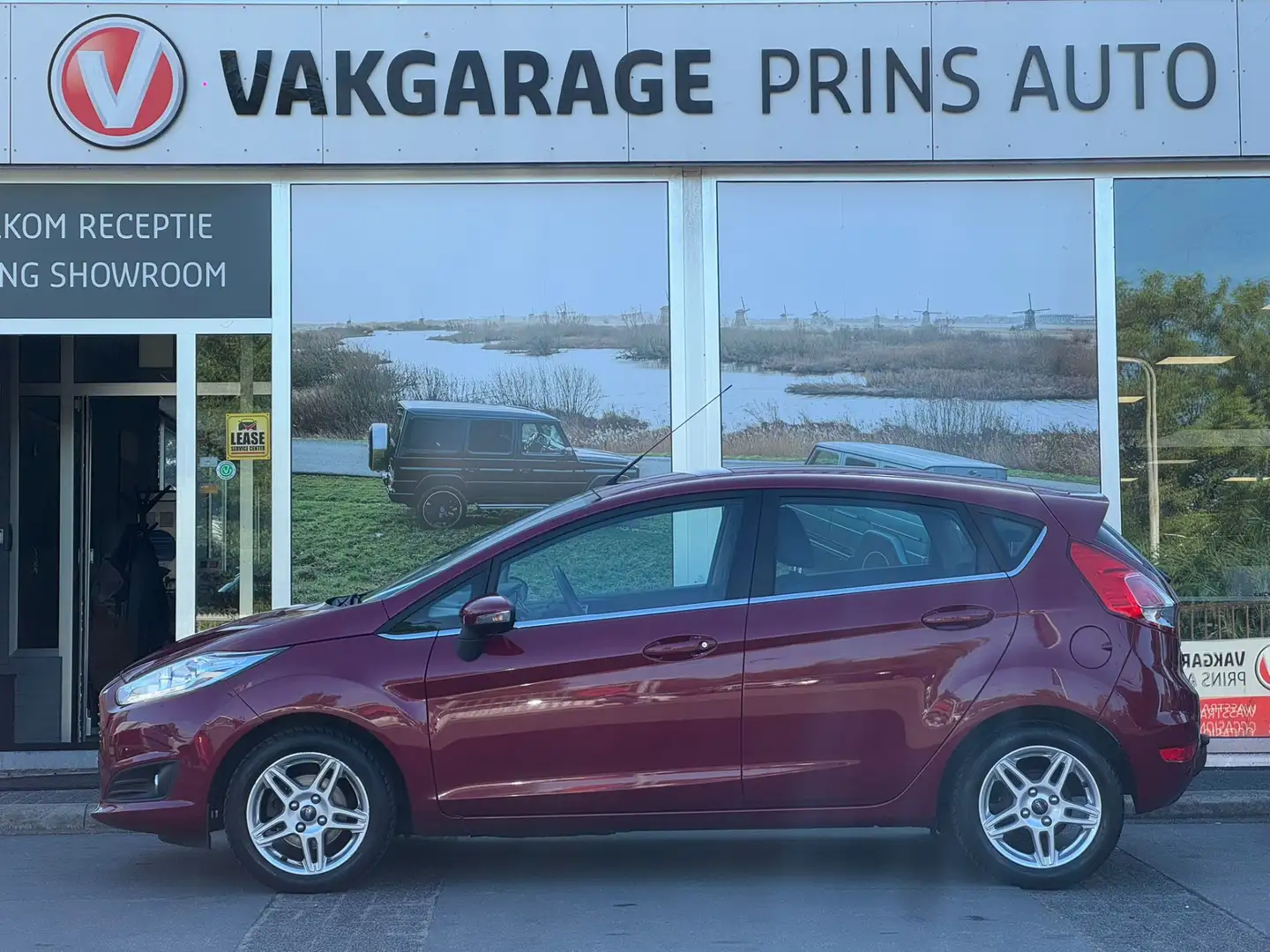Ford Fiesta 1.0 EcoBoost Titanium |CLIMA|PARK SENSOREN|TREKHAA Rood - 2