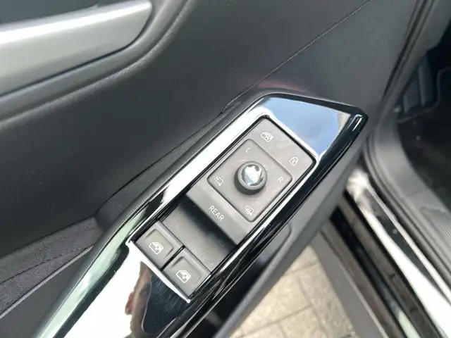 Volkswagen ID.3 view 16