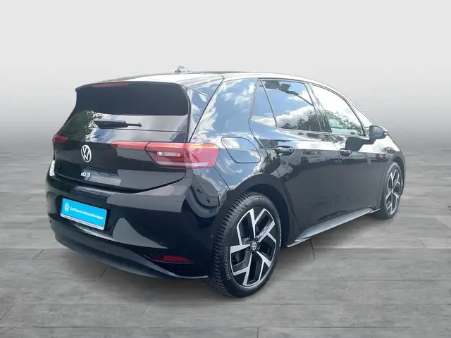 Volkswagen ID.3 view 5
