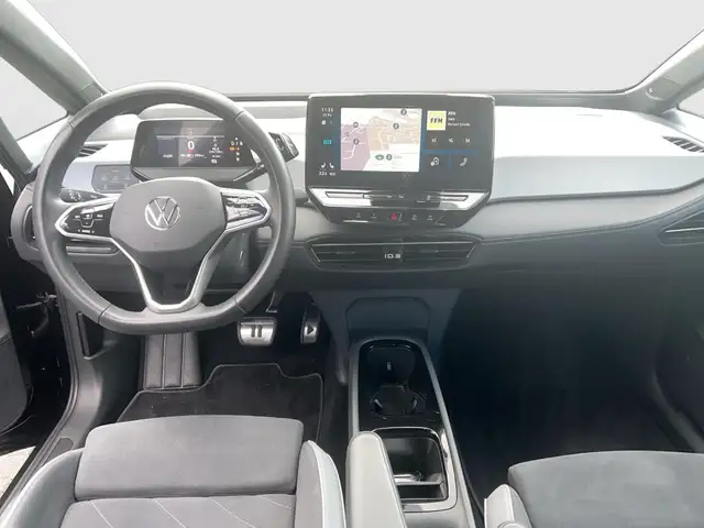Volkswagen ID.3 view 11