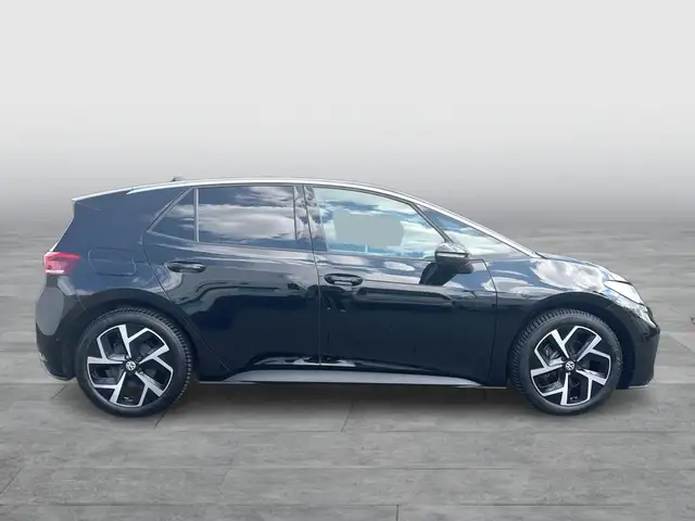 Volkswagen ID.3 view 6