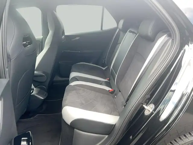 Volkswagen ID.3 view 12