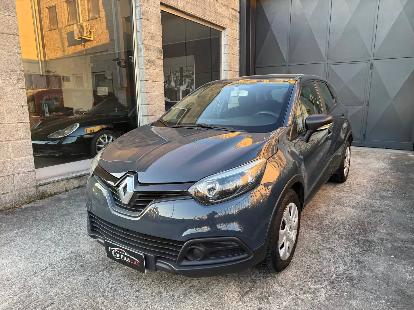 Renault Captur Euro 6 Captur Ok Neopatentato 1.5 dci 90cv Grigio - 1