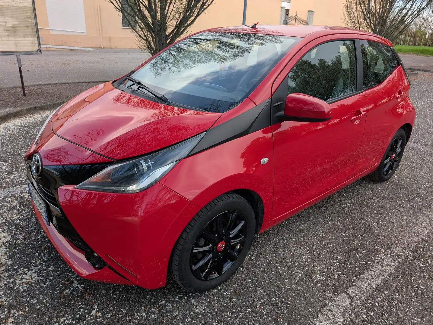 Toyota Aygo 5p 1.0 x-cite my15 - 1