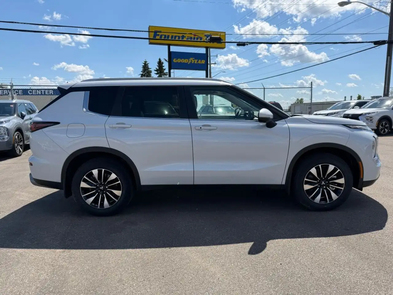 Mitsubishi Outlander снимка Mitsubishi Outlander
