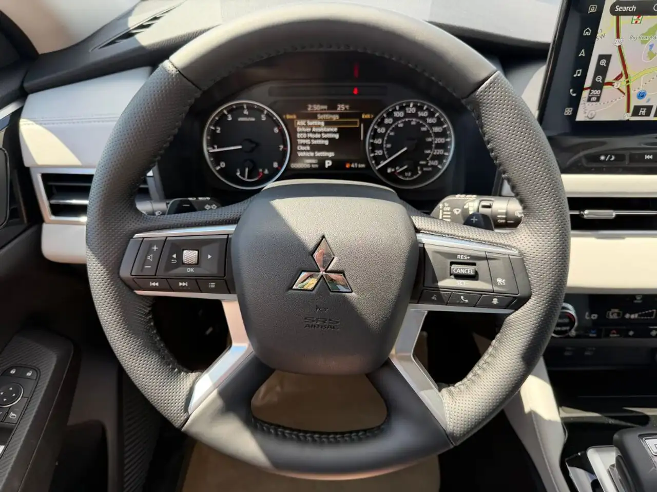 Mitsubishi Outlander снимка Mitsubishi Outlander