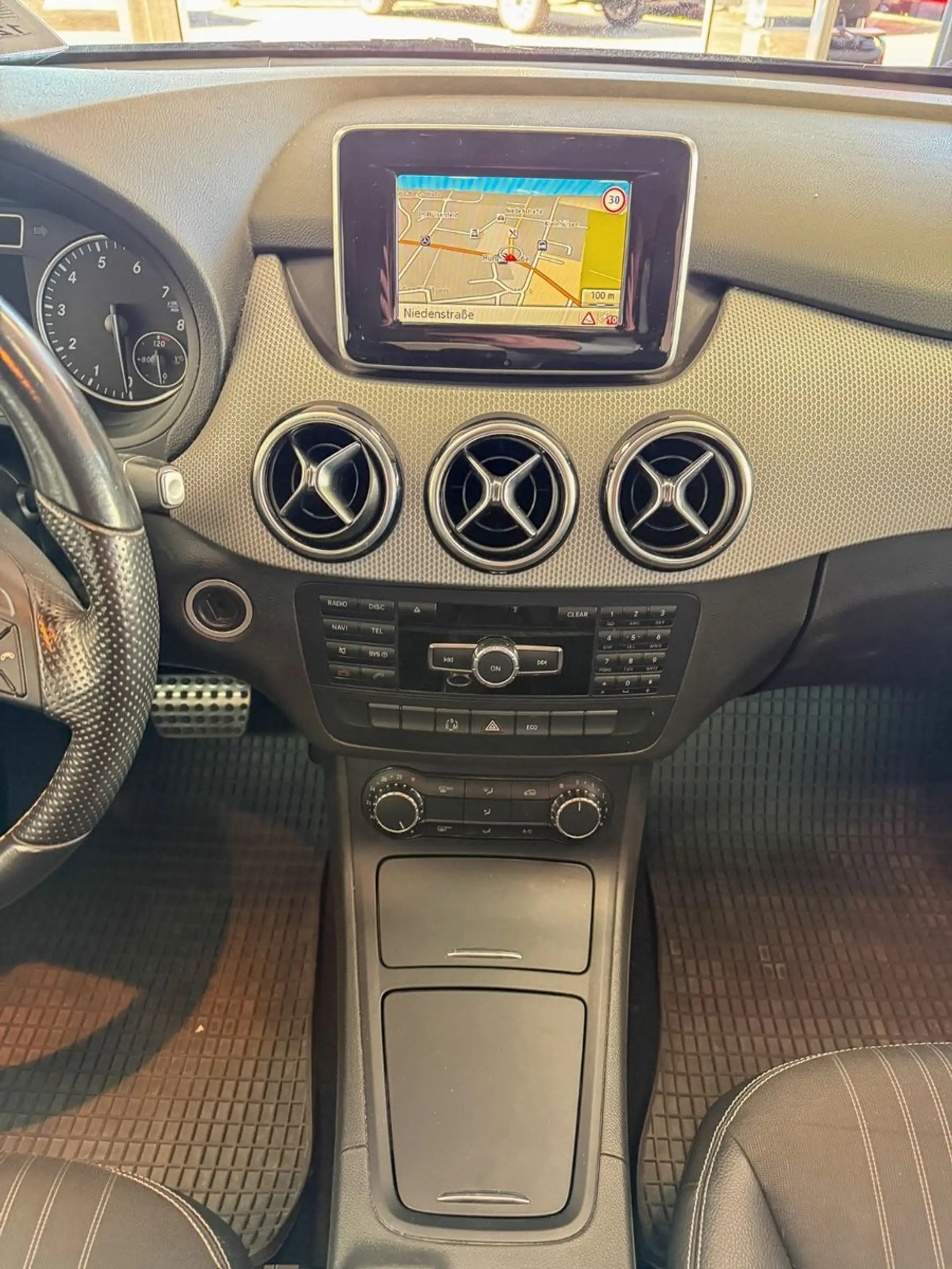 Mercedes-Benz B 200 Automatik Navi Teilleder TÜV Neu 2.Hand — photo 13