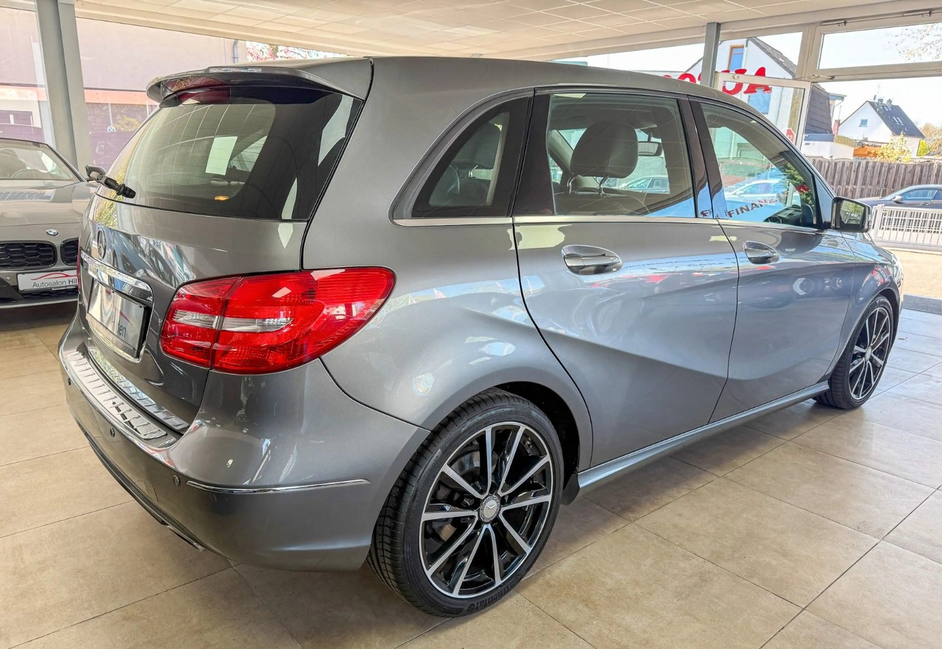 Mercedes-Benz B 200 Automatik Navi Teilleder TÜV Neu 2.Hand — photo 7
