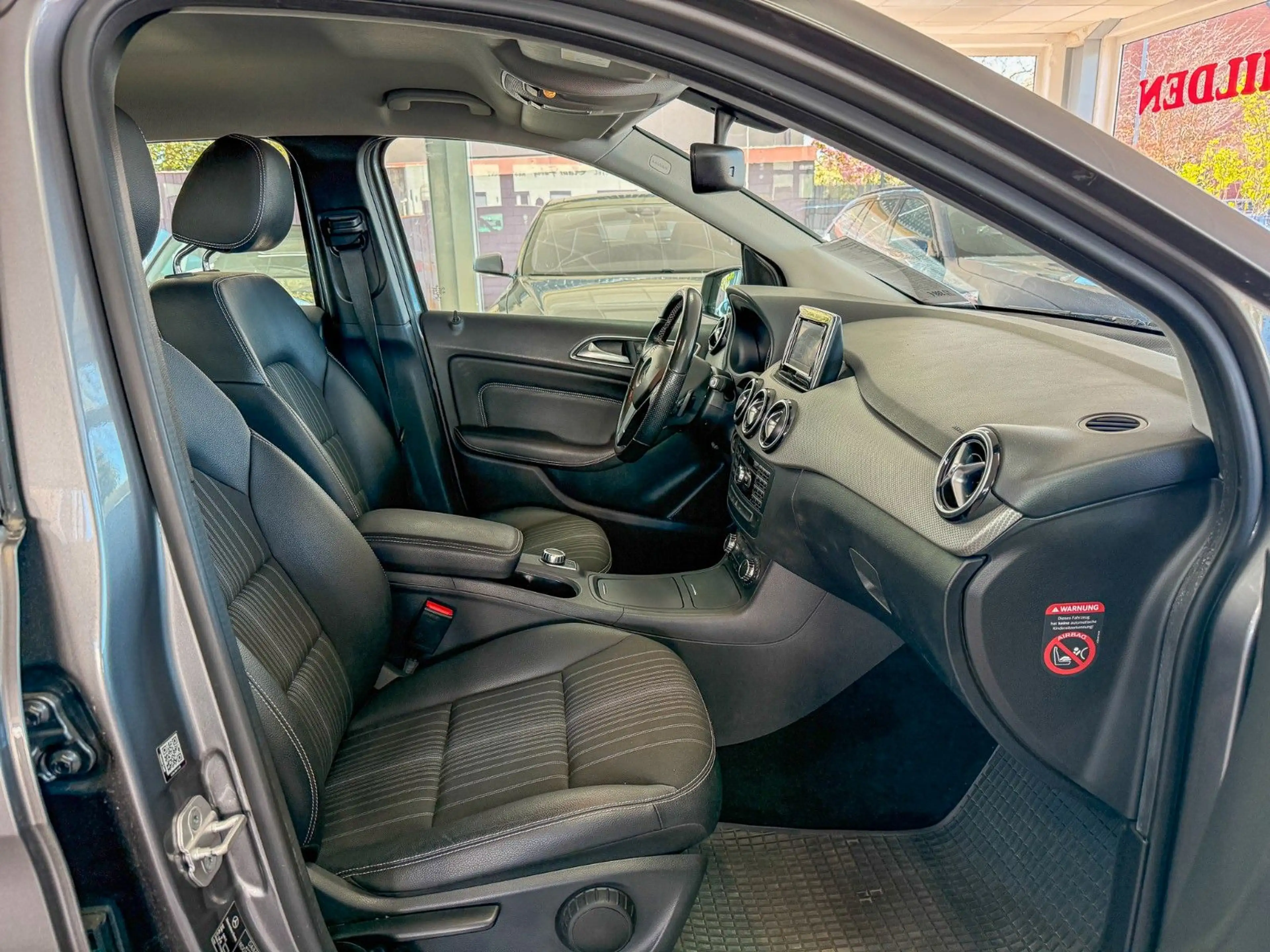 Mercedes-Benz B 200 Automatik Navi Teilleder TÜV Neu 2.Hand — photo 14