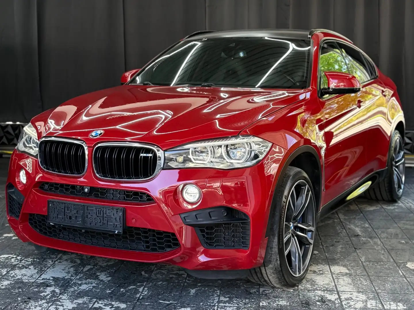 BMW X6 M Mega Farbe / Brutaler Sound Rot - 2