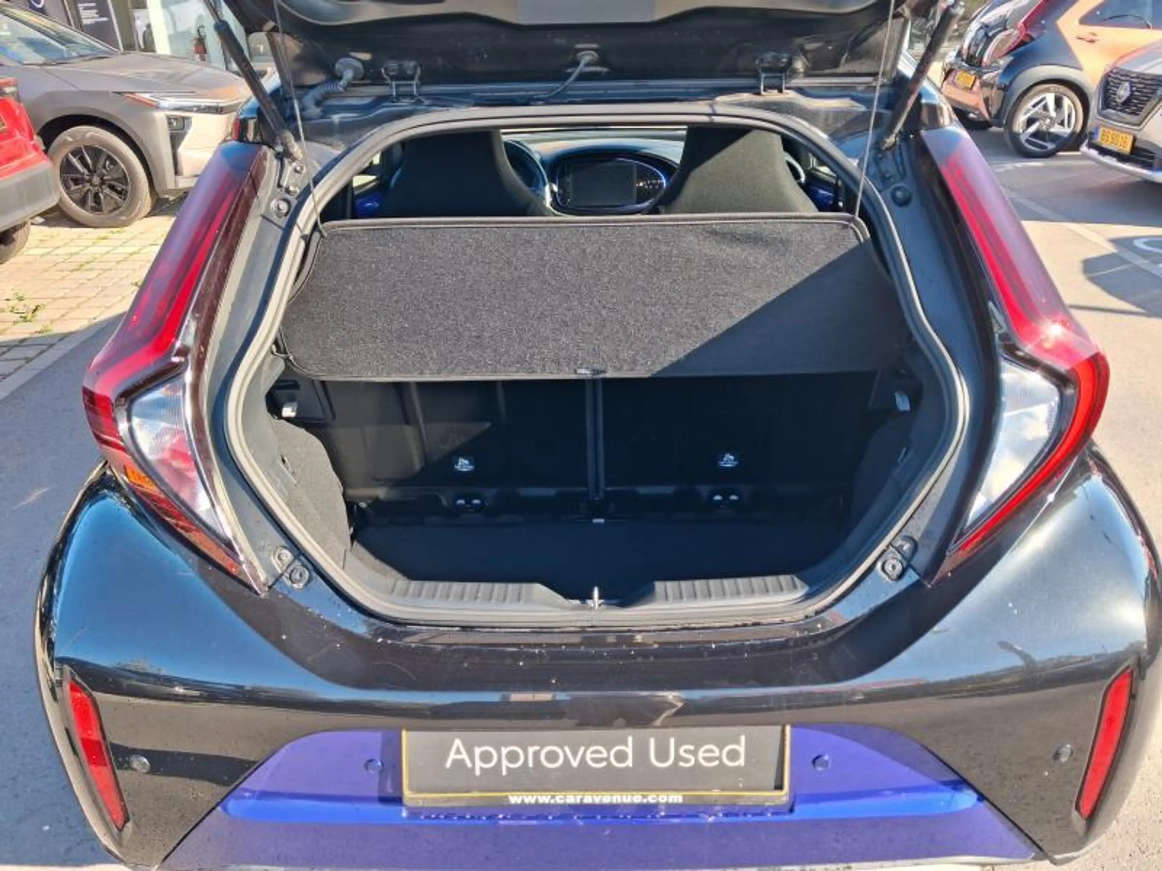 Toyota Aygo X Envy — photo 11