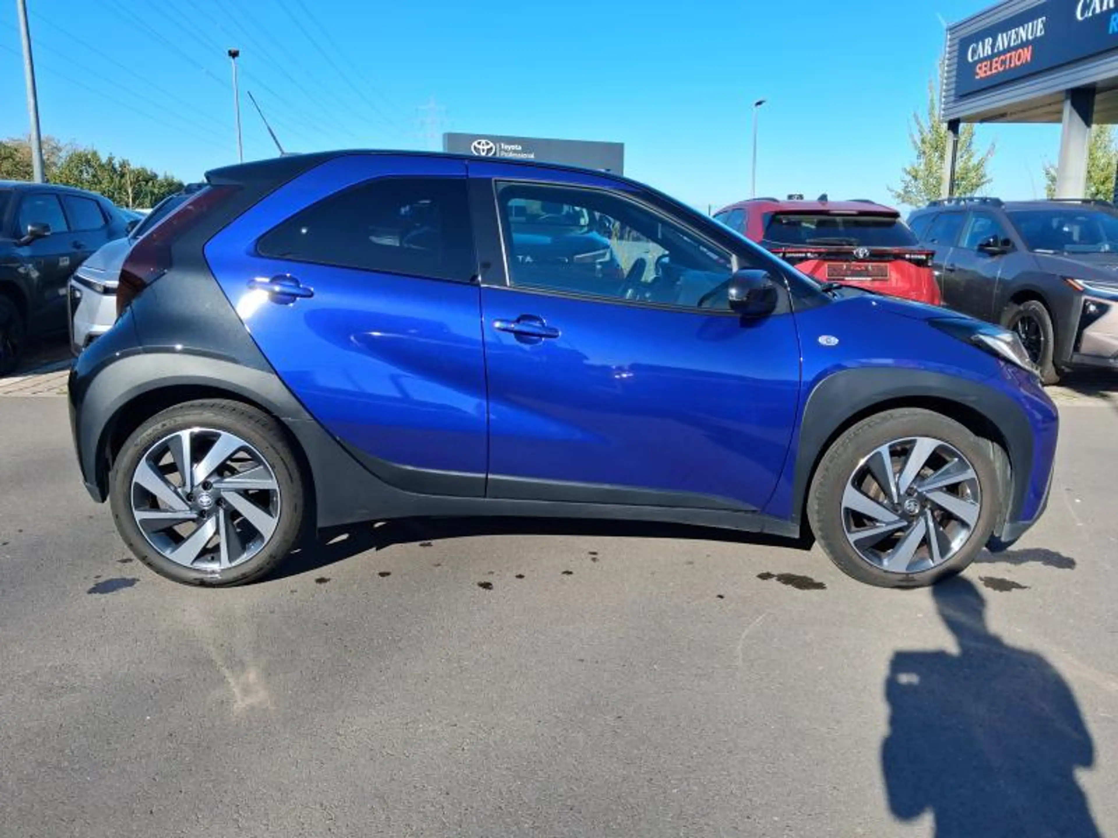 Toyota Aygo X Envy — photo 4
