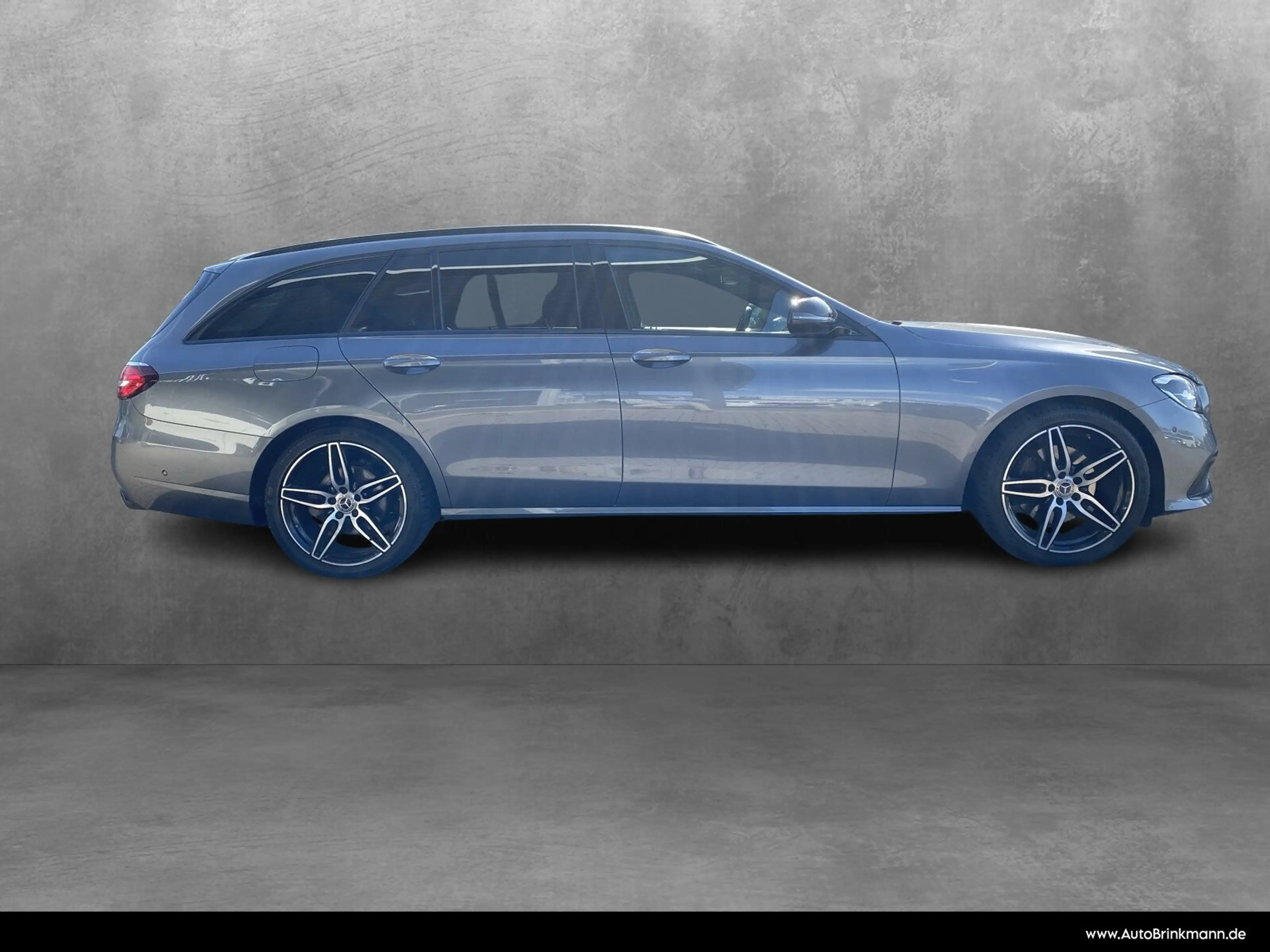 Mercedes-Benz E 220 E 220 d T-Modell AHK/KAMERA/MBUX/SHD — photo 4