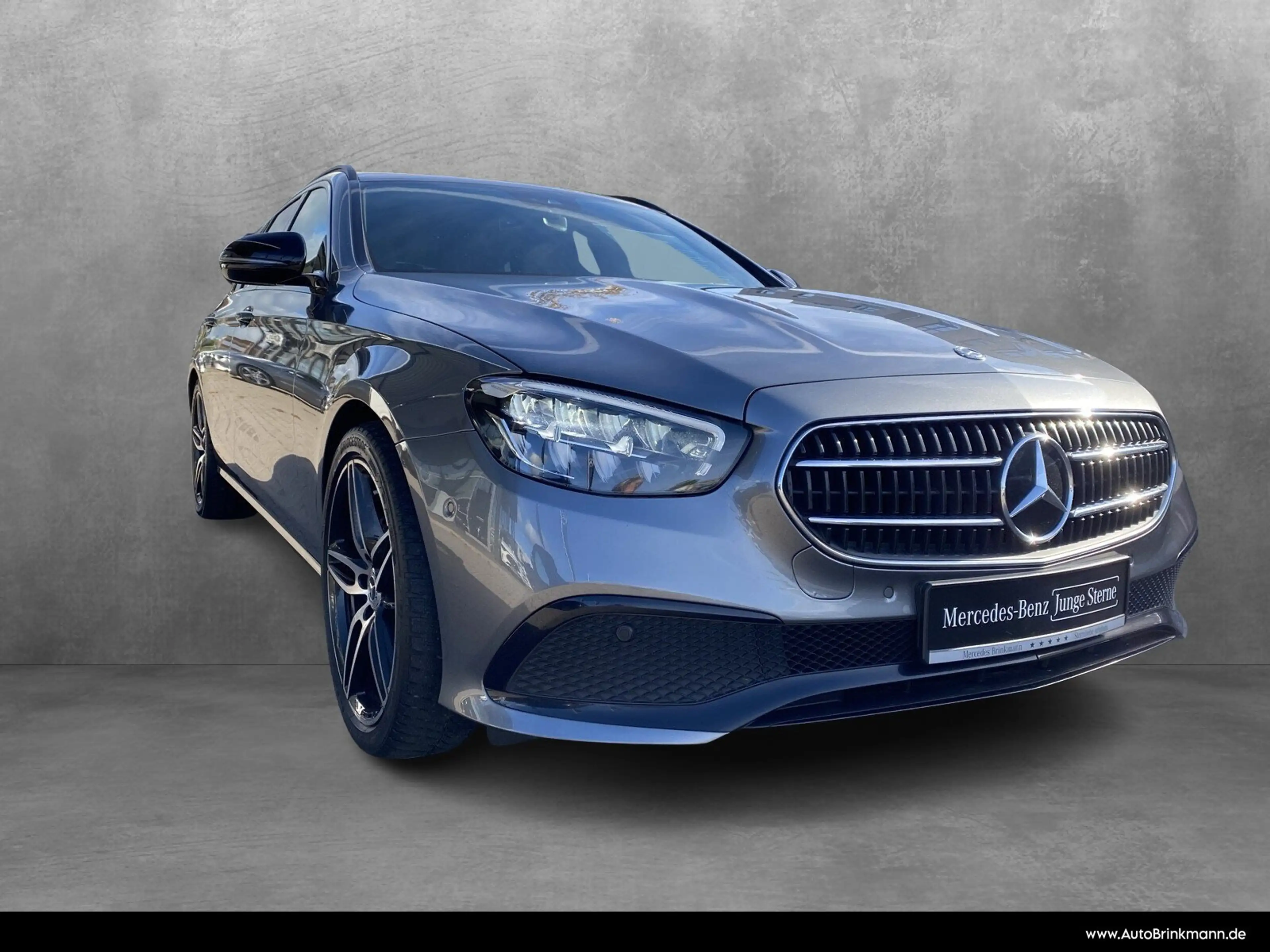 Mercedes-Benz E 220 E 220 d T-Modell AHK/KAMERA/MBUX/SHD — photo 3
