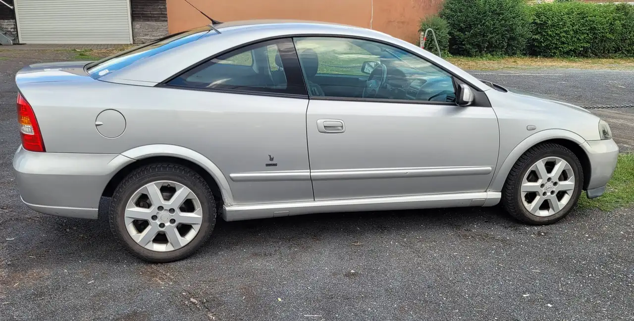 Opel Astra 1.8 16V Coupe, foto 1