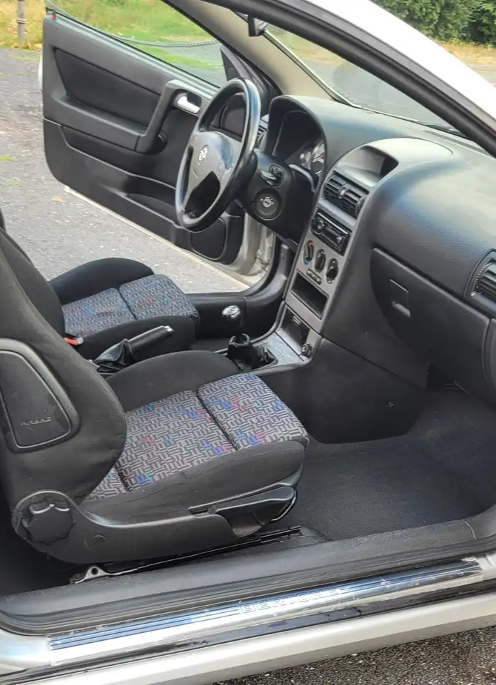 Opel Astra 1.8 16V Coupe, foto 3