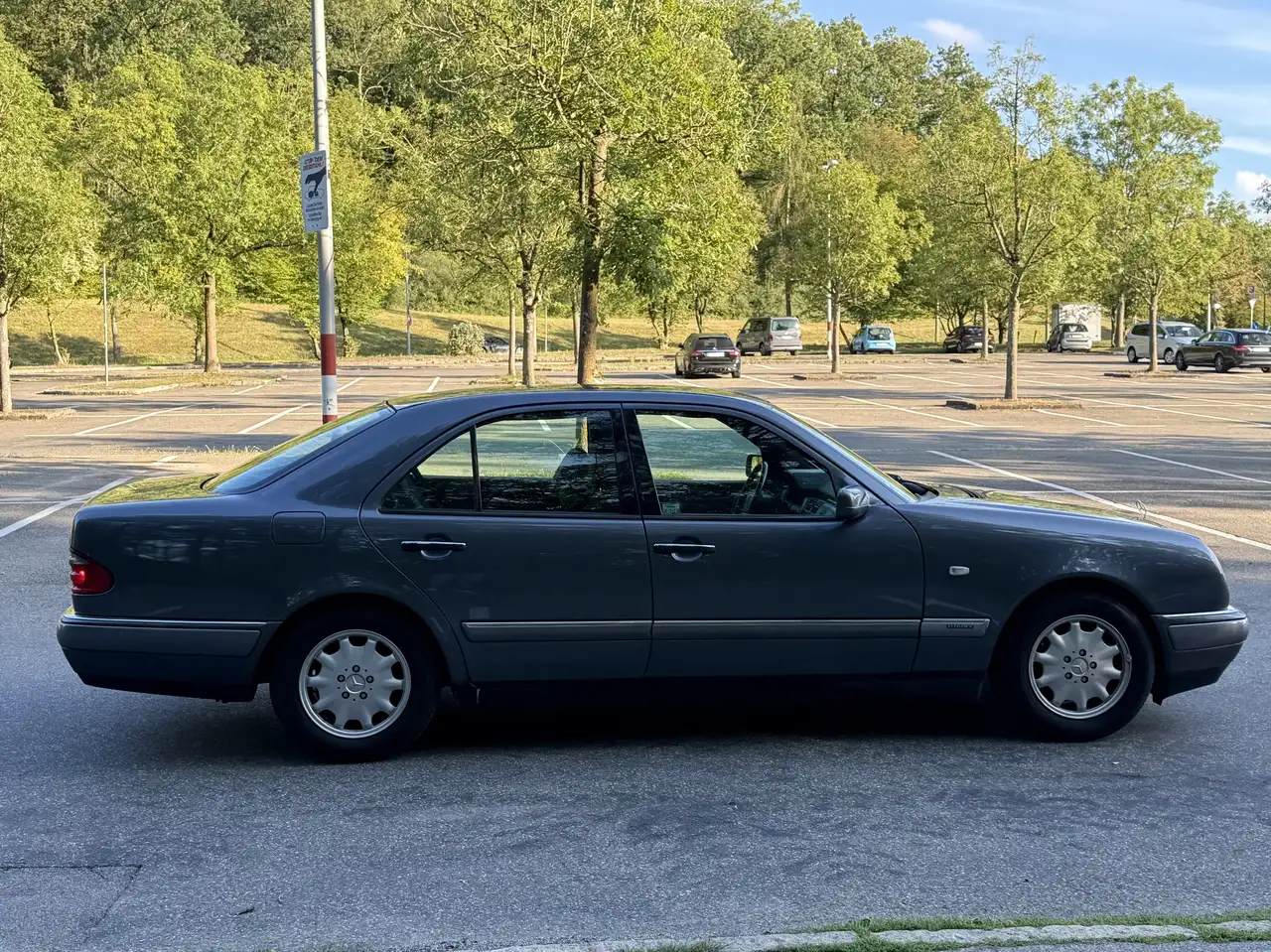 Mercedes-Benz E 200 Elegance, foto 4