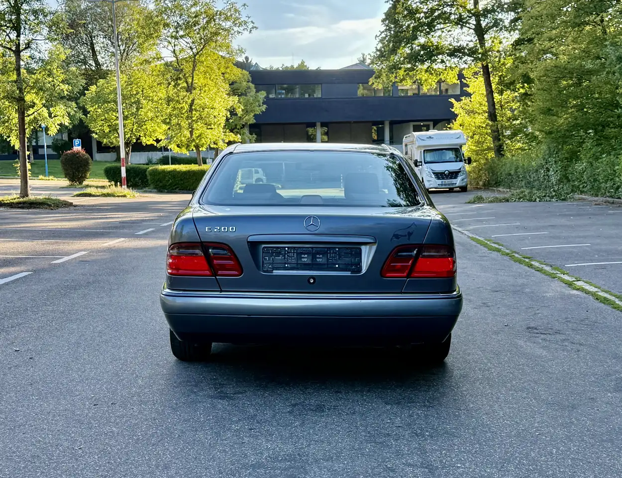Mercedes-Benz E 200 Elegance, foto 6