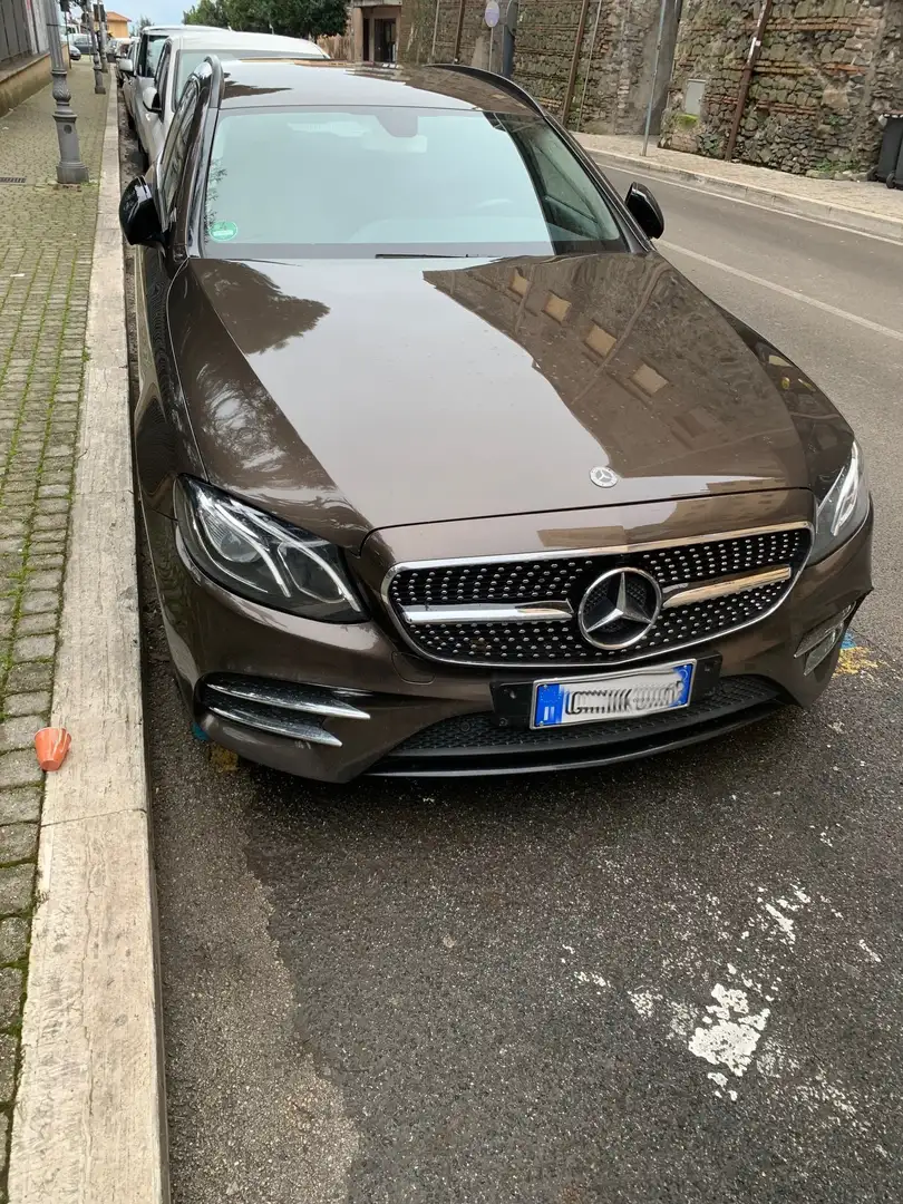 Mercedes-Benz E 220 amg line 4 matic Bruin - 2
