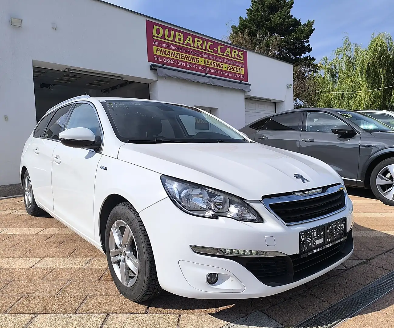 Peugeot 308 SW 1,2 PureTech 110 Style S&S Weiß - 1