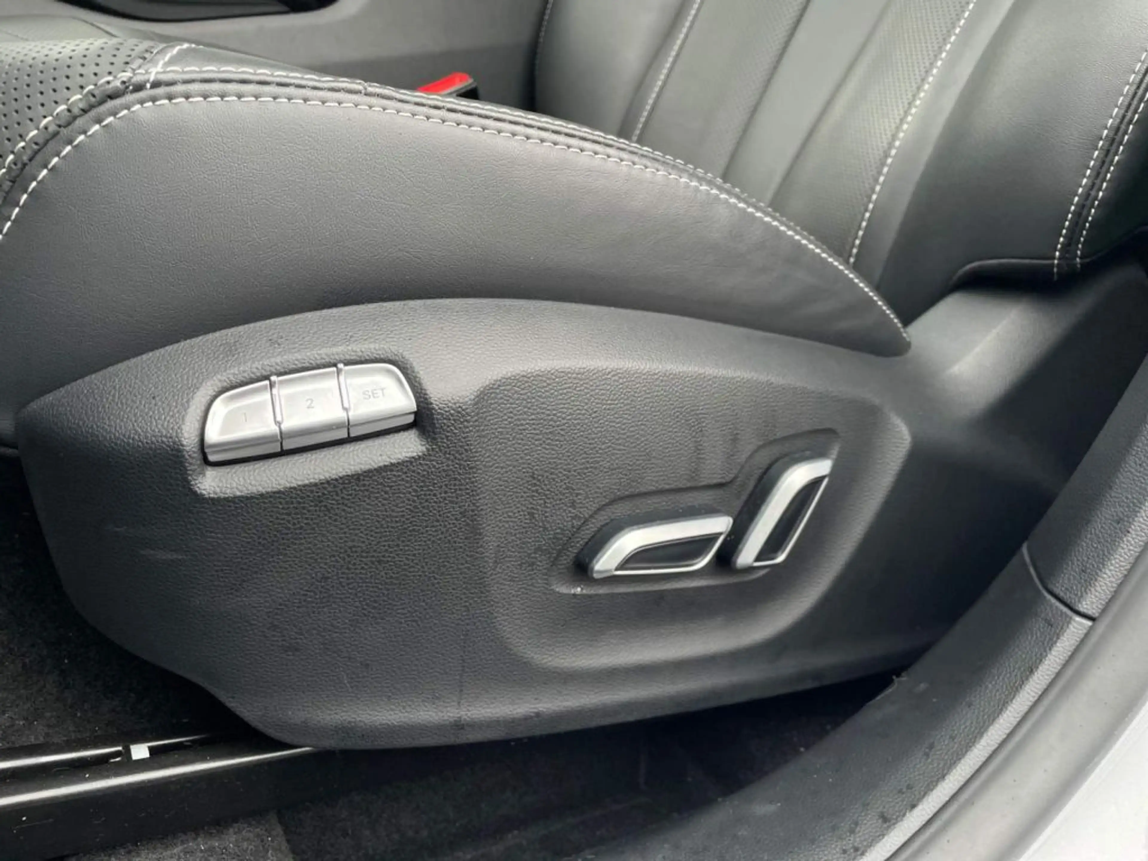 MG Marvel R Luxury — photo 15