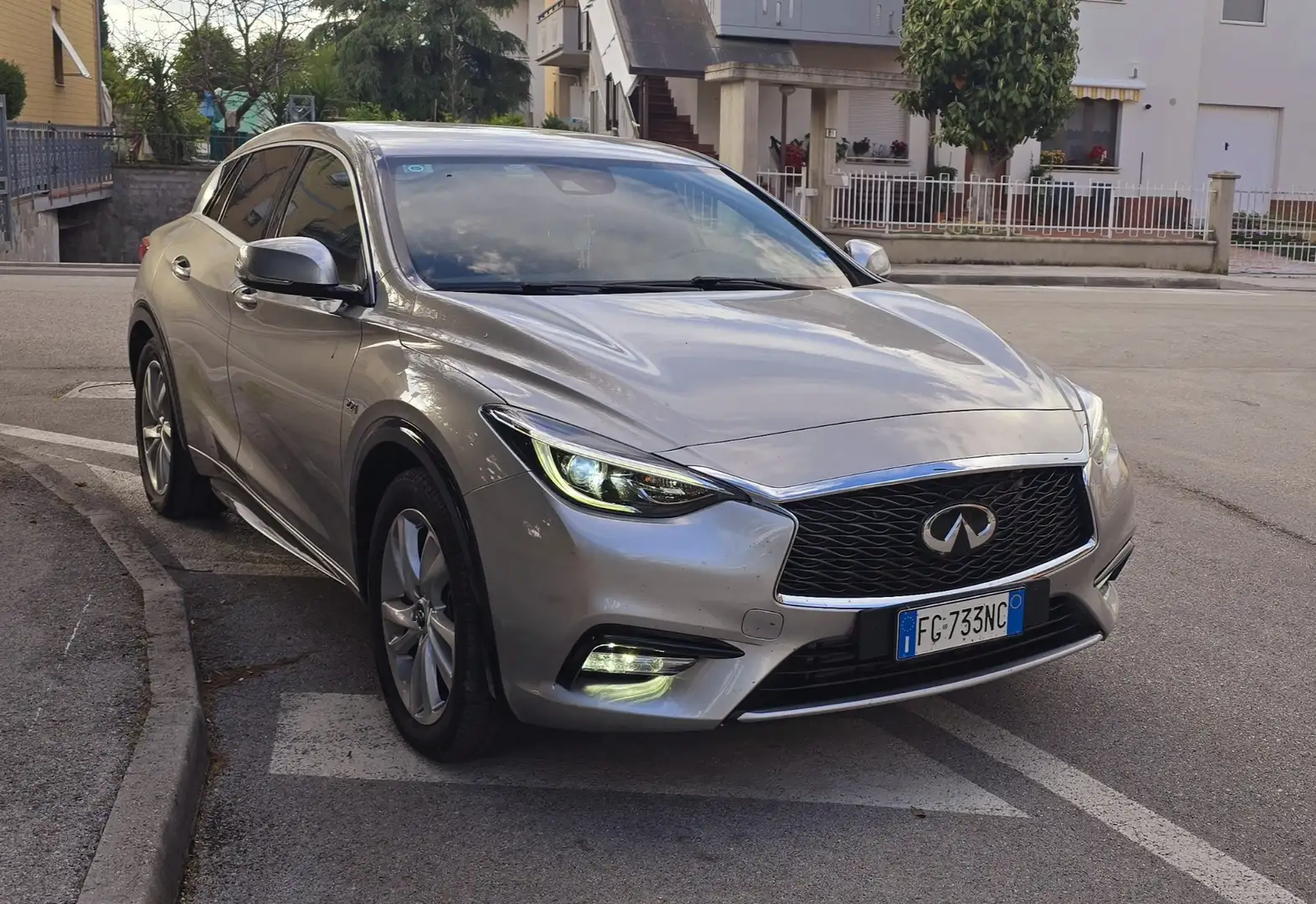 Infiniti Q30 2.2d 170cv dct - 1
