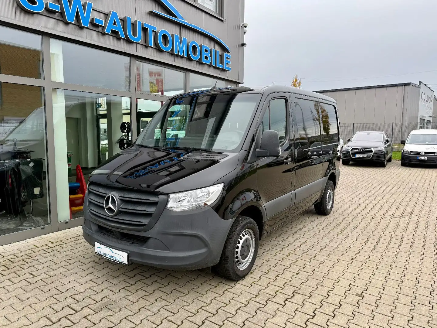 Mercedes-Benz Sprinter III Kasten FWD 211/214 CDI FWD L1 Schwarz - 2