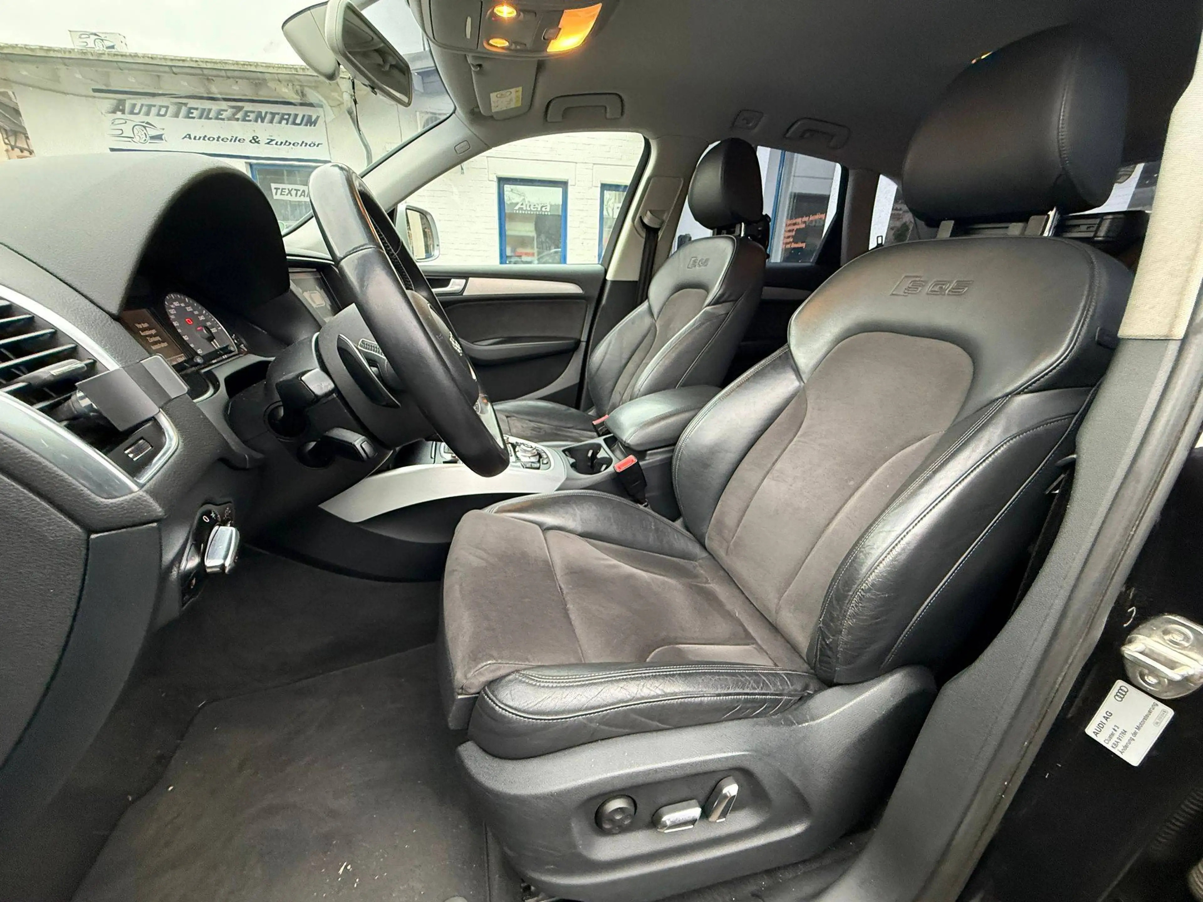 Audi SQ5 3.0 TDI quattro LEDER+XENON+NAVI+StHz+AHK+SHZ — photo 6