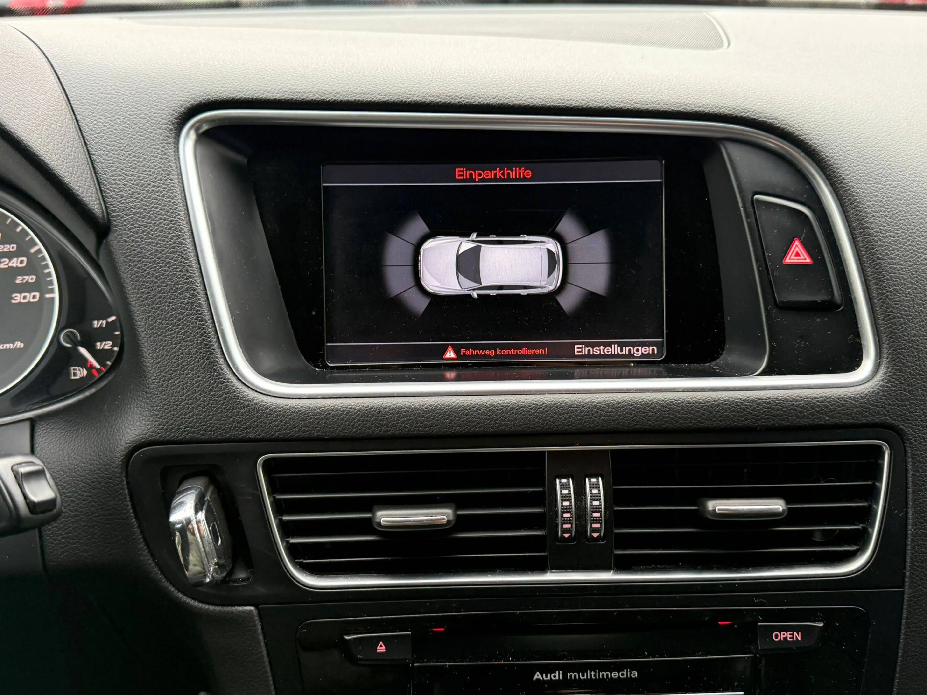 Audi SQ5 3.0 TDI quattro LEDER+XENON+NAVI+StHz+AHK+SHZ — photo 9