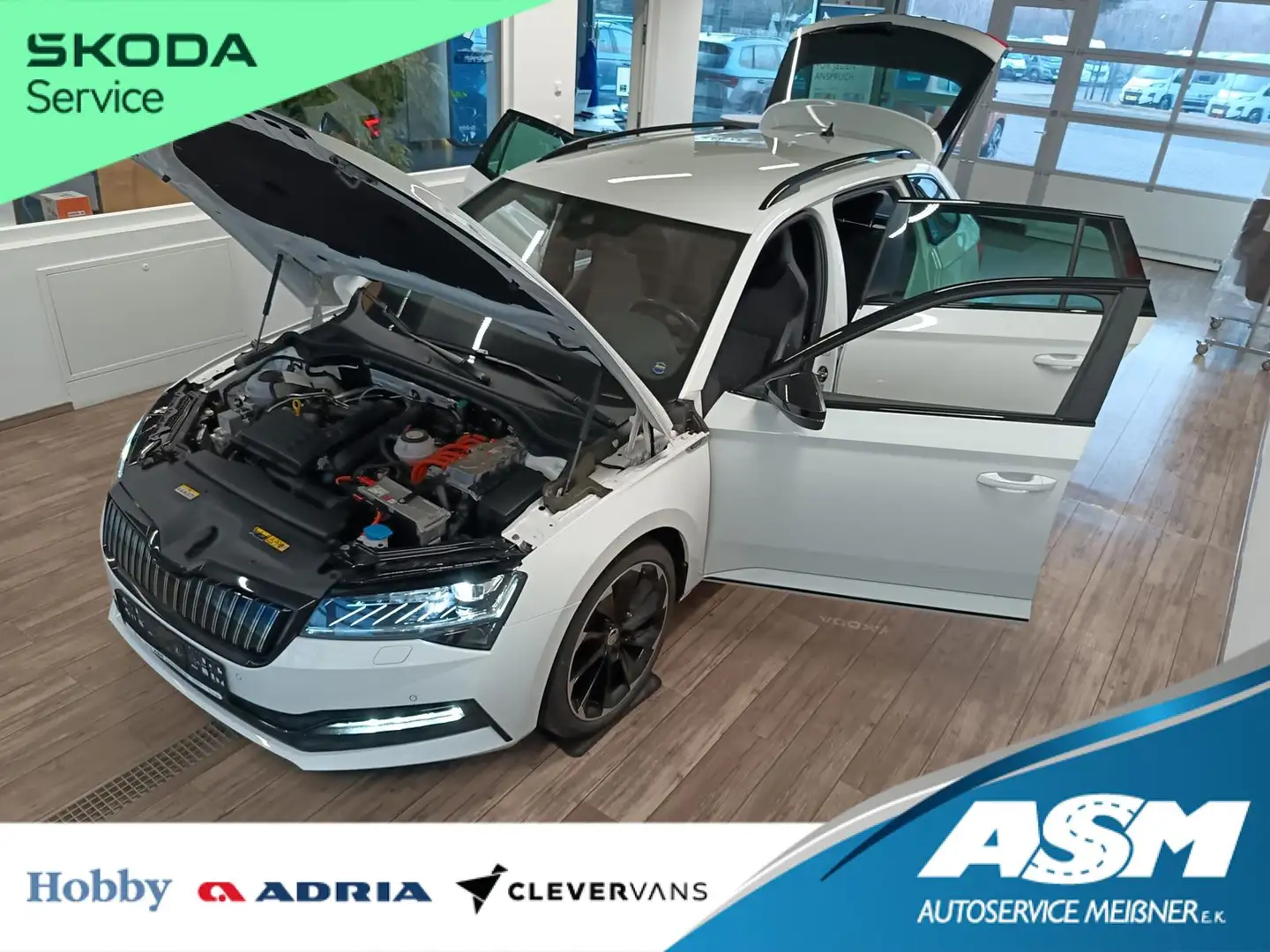 Skoda Superb Combi Sportline Hybrid iV+AHK+DCC+ACC+LED Weiß - 1